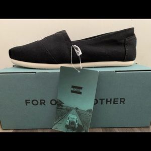 Toms Black Canvas Shoes